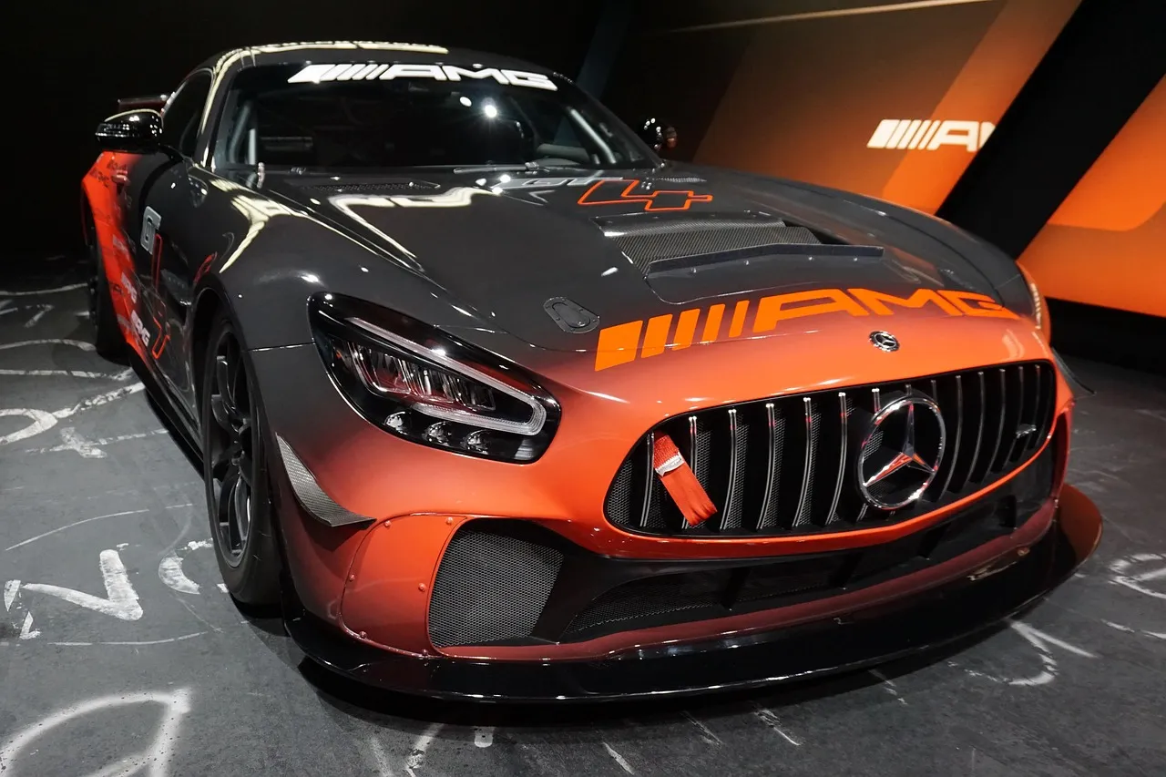 Bugatti Mistral Just Became the Fastest Roofless Car Ever Made
