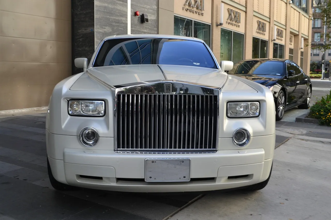 Rolls-Royce Phantom Goldfinger Gallery