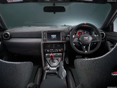 2023 Nissan GT-R intirior