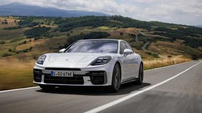 2025 Porsche Panamera Turbo S E-Hybrid