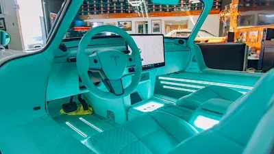 Tesla 300 SL Intirior